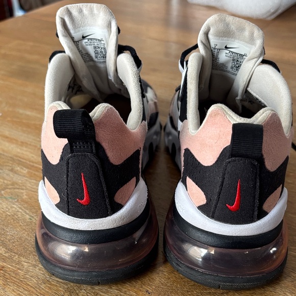 Nike Air Max 270 React Black Coral - Picture 4 of 12
